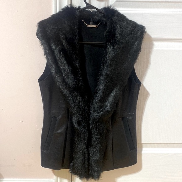 White House Black Market Faux Fur Vest Size Small - Picture 3 of 9